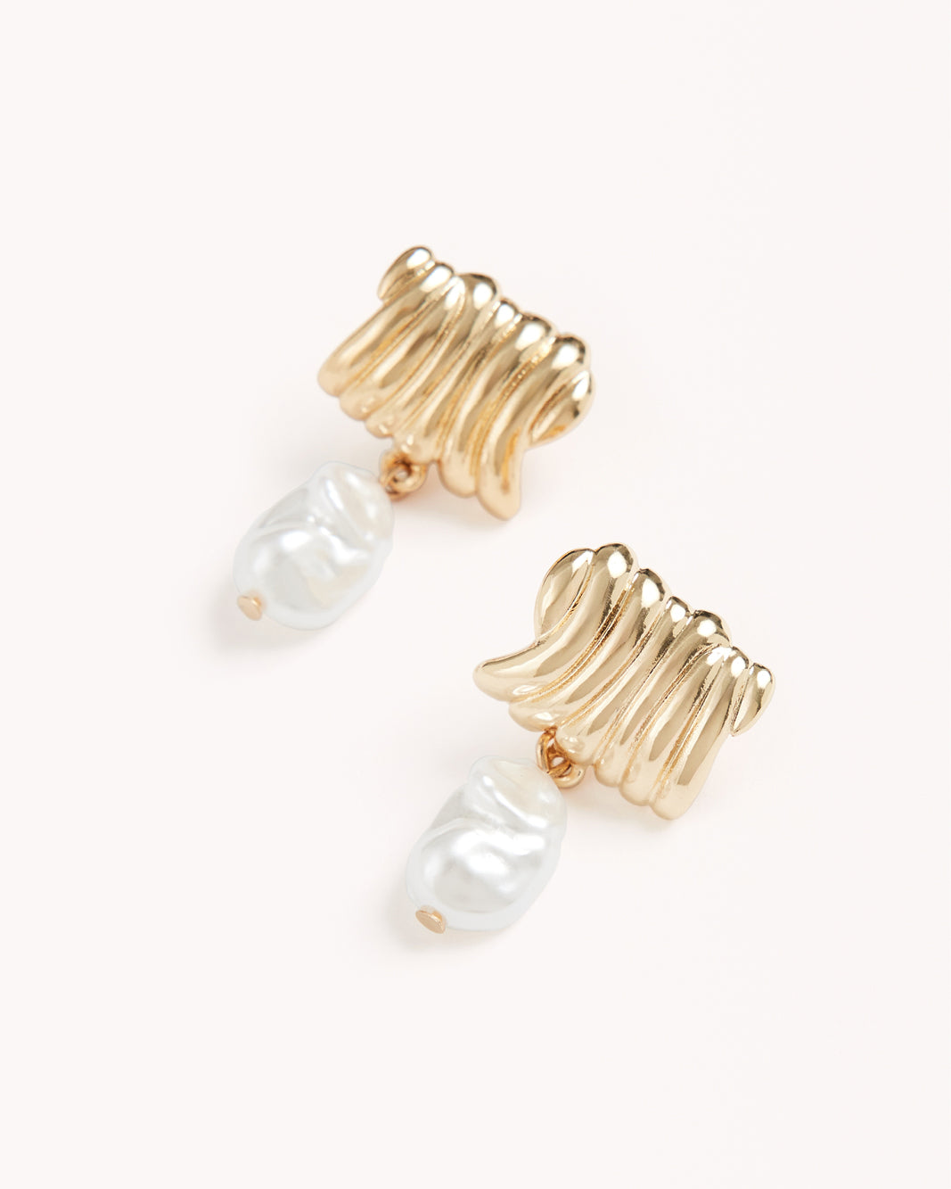 MACKENZIE EARRING - GOLD-PEARL