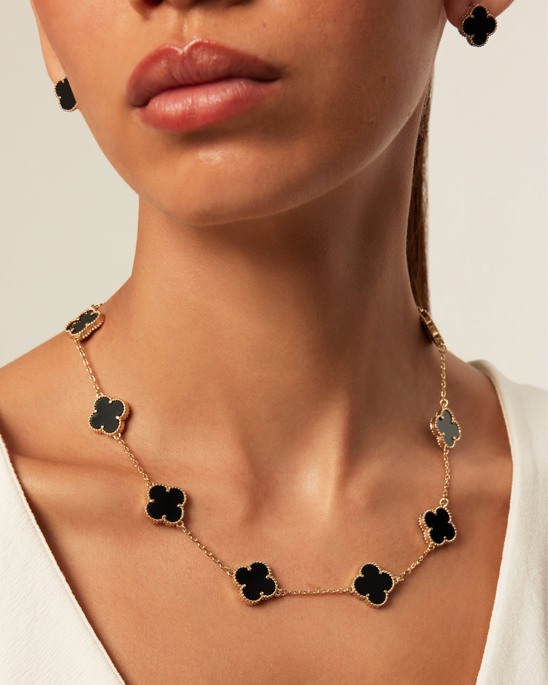 VERONICA NECKLACE - BLACK-GOLD
